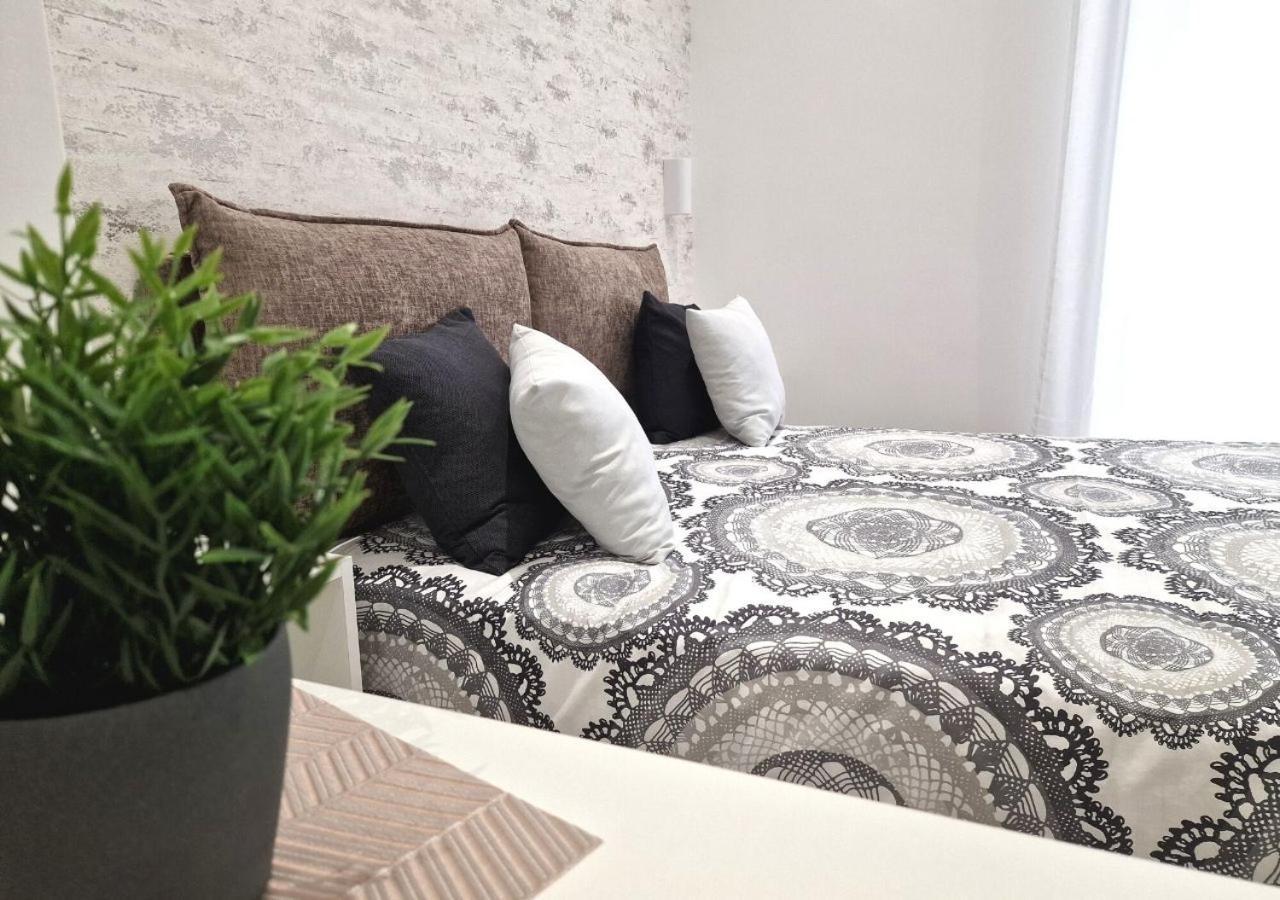 Tra Le Vie Del Borgo Bed & Breakfast Vieste